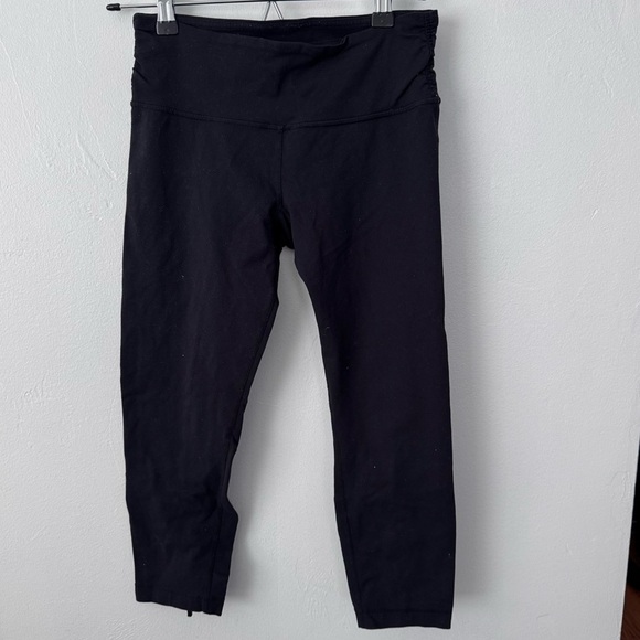 Lululemon black crop with zipper ankle Size 6 - Picture 1 of 5